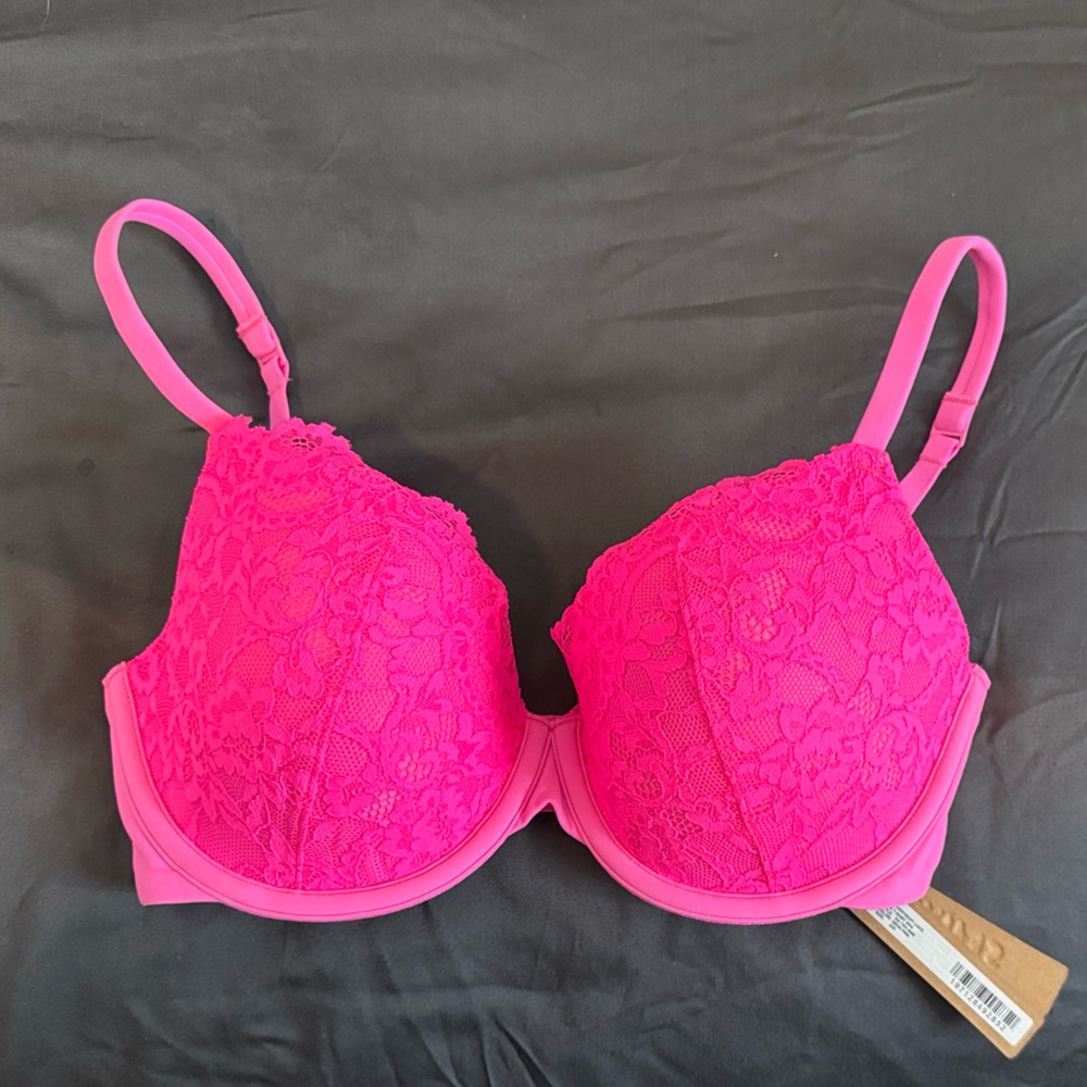 SKIMS Lace T-Shirt Bra in Neon Pink
